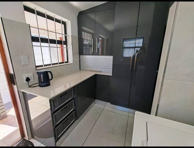 5 BEDROOM HOUSE FOR SALE IN WELGELEGEN